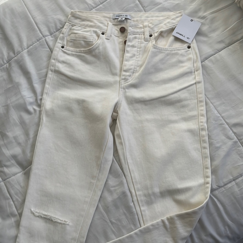 NWT O’NEILL HIGH WAISTED WHITE RIPPED JEANS SIZE 27